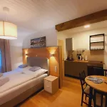Winter Cozy Escape - Near Gerlitzen Apartment