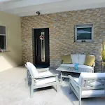 Winter Cozy Escape - Near Gerlitzen Apartment *